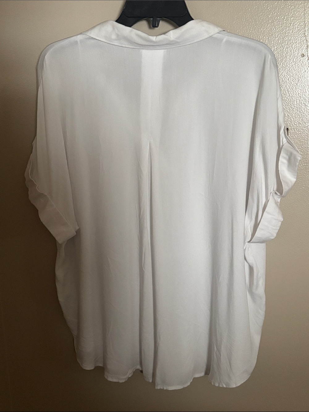 Liz Claiborne White V-Neck Roll-Tab Sleeve Tunic - Picture 4 of 5